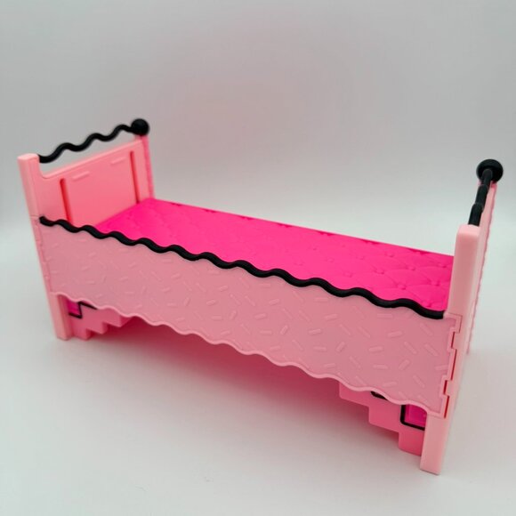 LOL Surprise! OMG House Of Surprises Dollhouse Replacement Pink Bunkbed L 12 - Picture 3 of 4